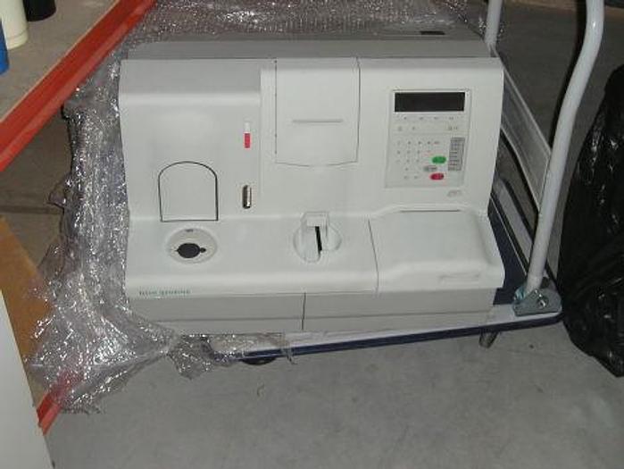 Used For Sale DADE BEHRING Stratus CS. Chemistry Analyzer